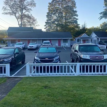 Barberry Court Motel &Cabins-2