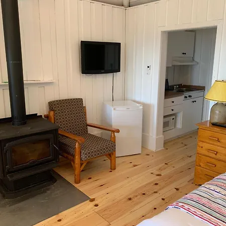 Au Pic de l'Aurore Motel-Chalets-2