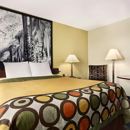Super 8 By Wyndham Carlsbad-2