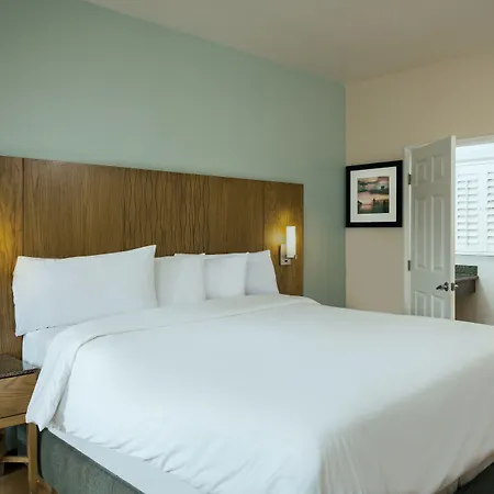 Pb Surf Beachside Inn-3