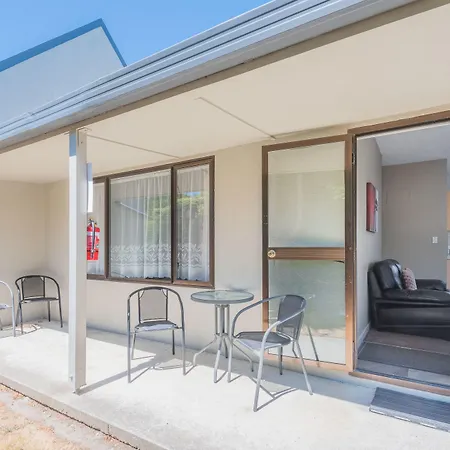 Manuka Crescent Motel-2