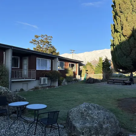 Manuka Crescent Motel-3
