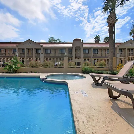 Americas Best Value Inn Kingsville-3