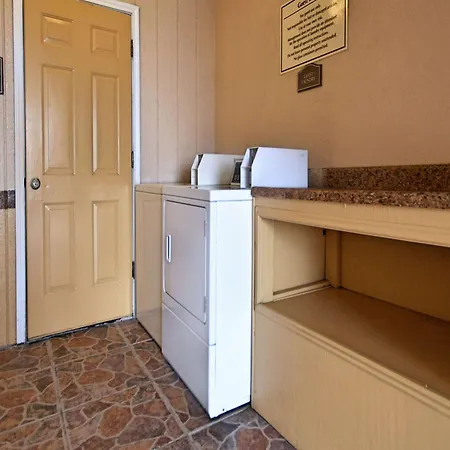 Americas Best Value Inn Kingsville-2