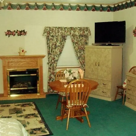 Townhouse Inn & Suites Omaha-3