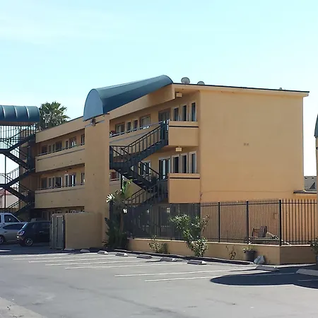 Travelodge By Wyndham San Diego Seaworld-2