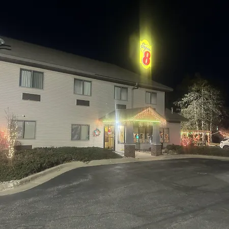 Super 8 By Wyndham Sparta-3
