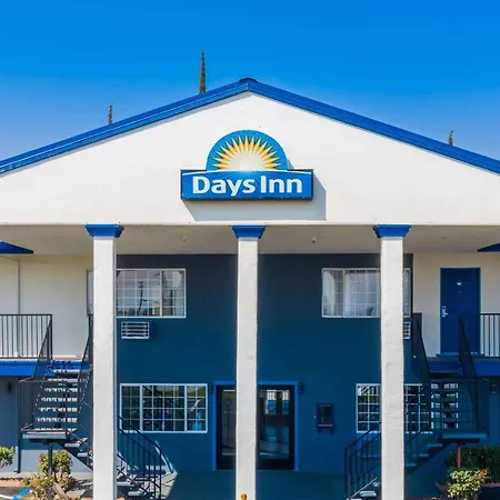 Days Inn By Wyndham Red Bluff-3