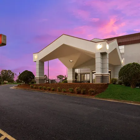 Red Roof Inn & Suites Newnan-2