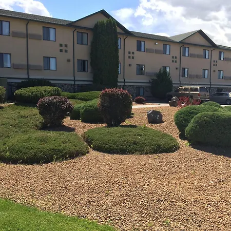 Super 8 By Wyndham Idaho Falls-2