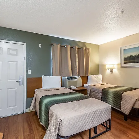 Hometowne Studios By Red Roof Atlanta - Chamblee-3