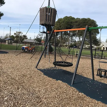 Comfort Inn Glenelg-3