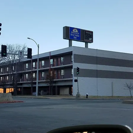 Americas Best Value Inn St. Louis Downtown-3