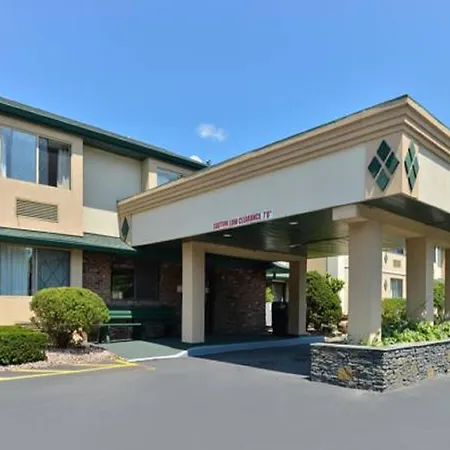 Americas Best Value Inn New Paltz-3