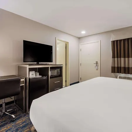 Americas Best Value Inn Farmington-3