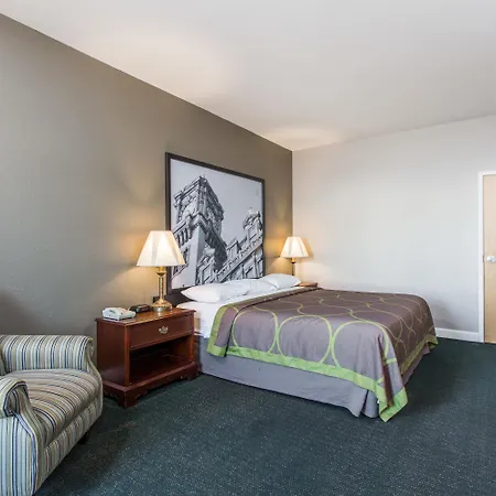Super 8 By Wyndham Petersburg-3