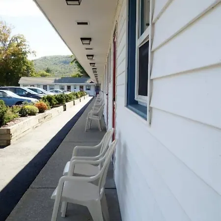 Monument Mountain Motel-3