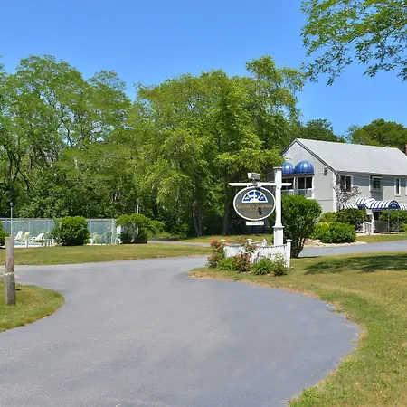 Captains Quarters Motel & Conference Center-2