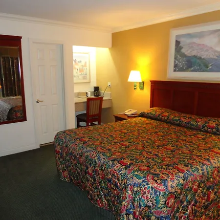 Redondo Inn And Suites-2