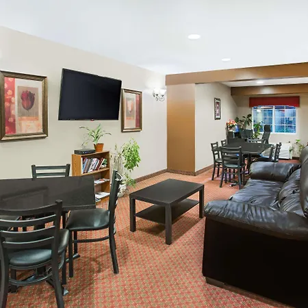 Microtel Inn & Suites By Wyndham Holland-2