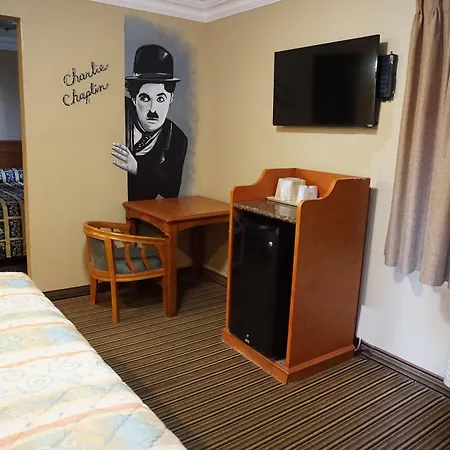Hollywood Inn Express North-2