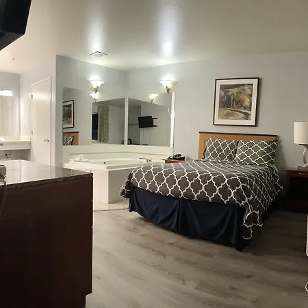 Americas Inn & Suite-2