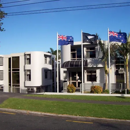Carnmore Hotel Takapuna-3