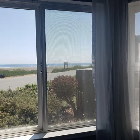 Anchor Beach Inn-3