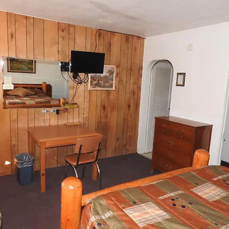 Rainbow Motel-3