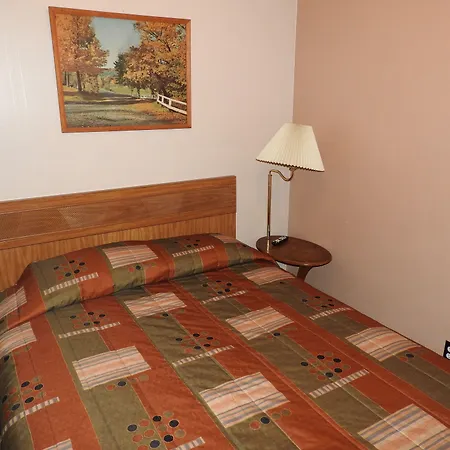 Rainbow Motel-2