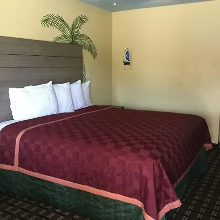 Luxury Inn And Suites Seaworld-2