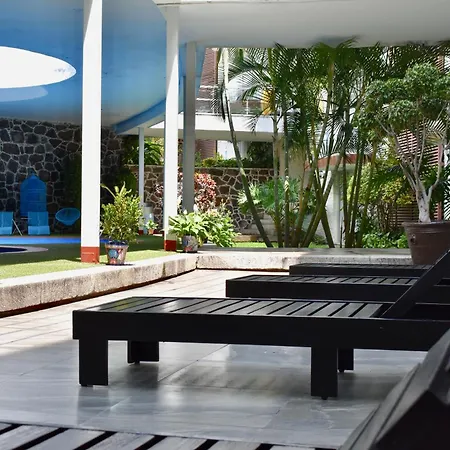 Country Hotel & Suites-2