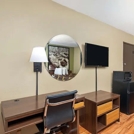 Super 8 By Wyndham Kingsport-3