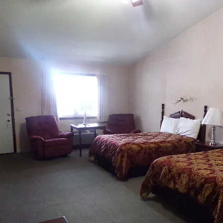 Longhouse Lodge Motel-3