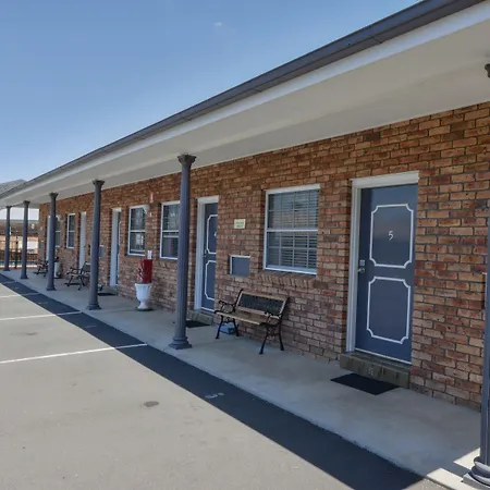 Cadman Motor Inn And Apartments-3