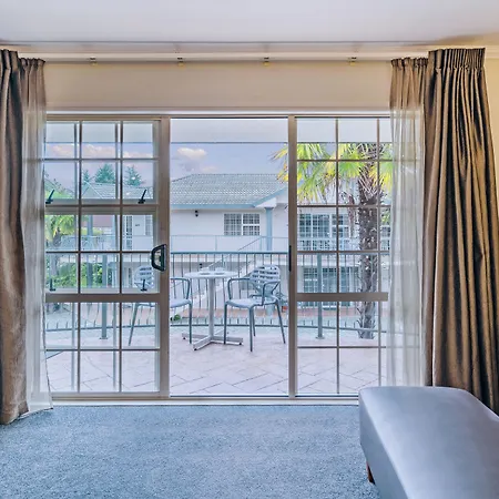 Silver Fern Rotorua Suites&Spa-2