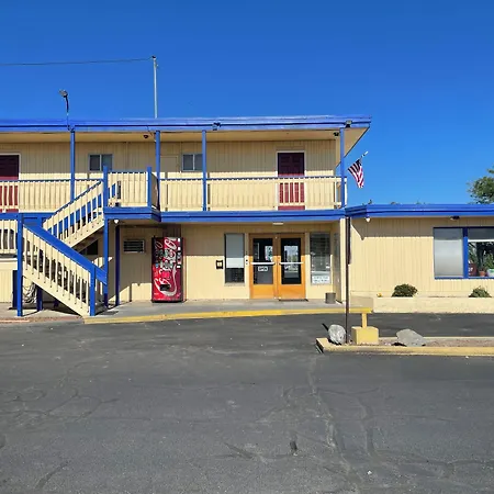 Motel Oasis-2