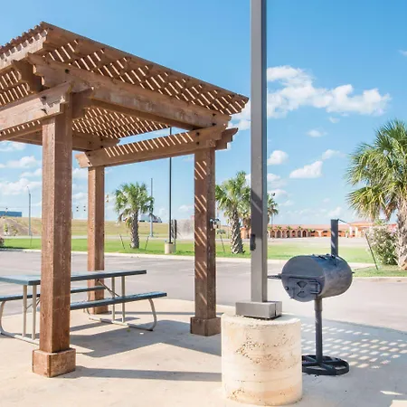 Super 8 By Wyndham Cotulla Tx-2