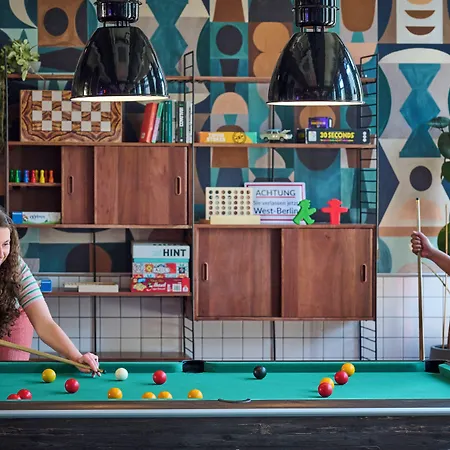 ONE80° Hostels Berlin-3