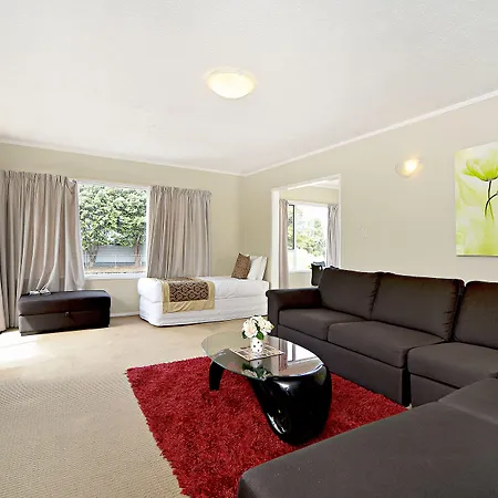 Takapuna Motor Lodge-2