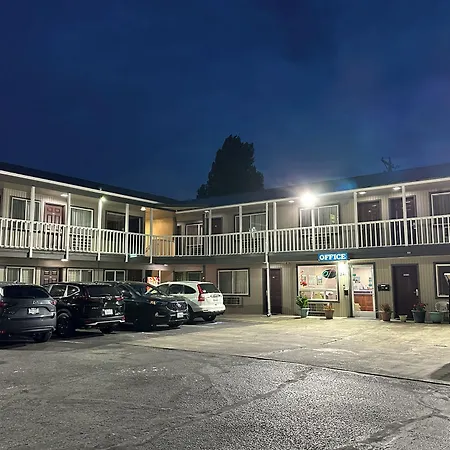 The Royal Victorian Motel-3