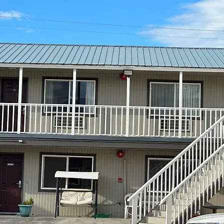 The Royal Victorian Motel-2