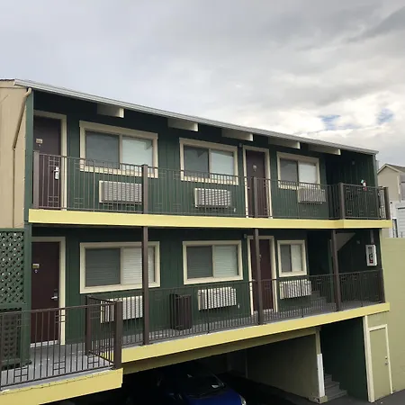 Lombard Plaza Motel-3