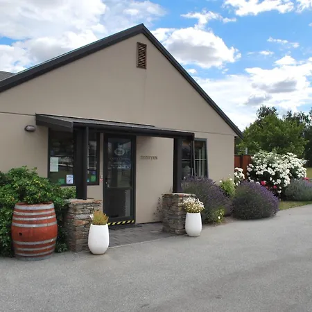 Carrick Lodge Motel-3