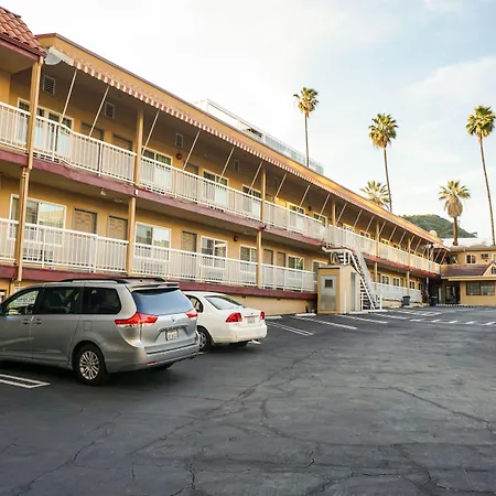 Hollywood La Brea Inn-3