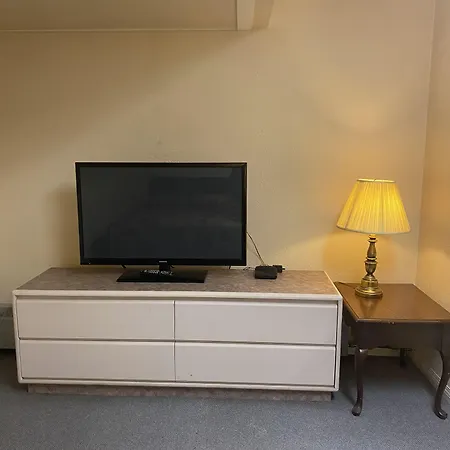 Chinook Motel-2