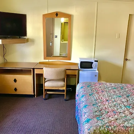 Travelers Inn Motel-3