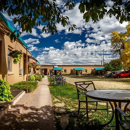 Stone Lizard Lodge-2