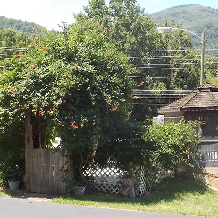 Clarketon Motel - Maggie Valley-3