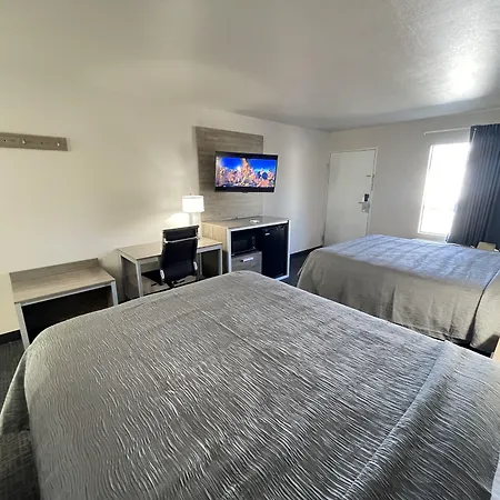 Excellent Inn & Suites-3